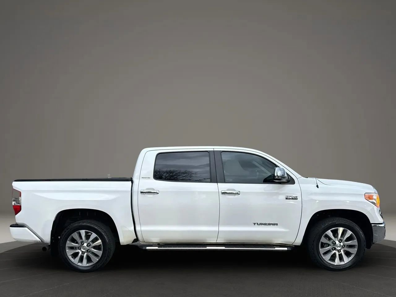 Used 2017 Toyota Tundra Limited image 12