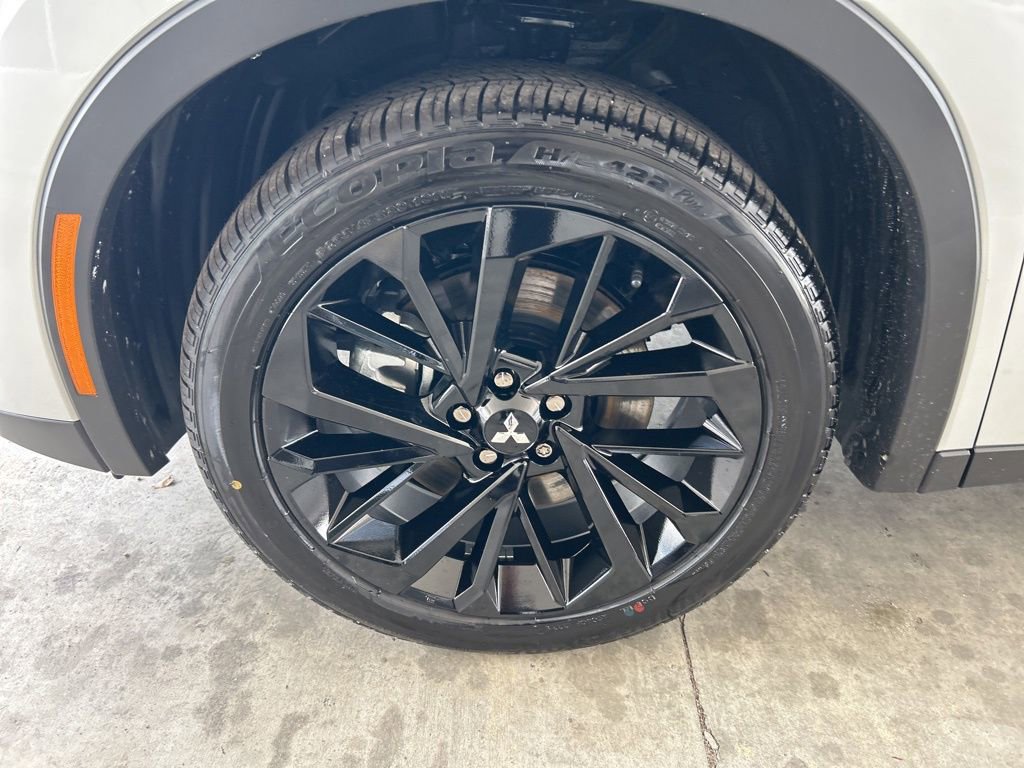 New 2025 Mitsubishi Outlander SEL Black Edition image 14