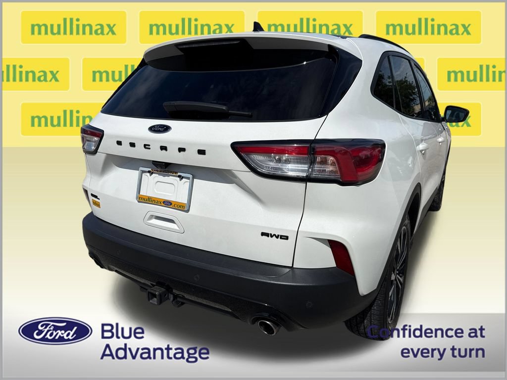 Used 2022 Ford Escape SEL w/ SEL Stealth AWD Package image 4