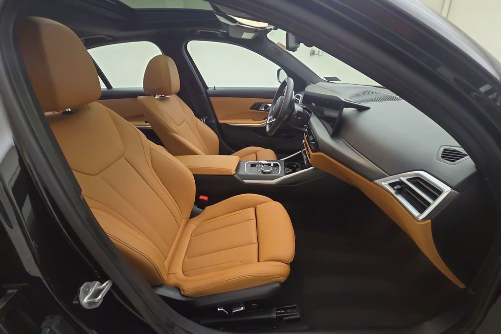 Certified 2025 BMW 330i xDrive Sedan image 29
