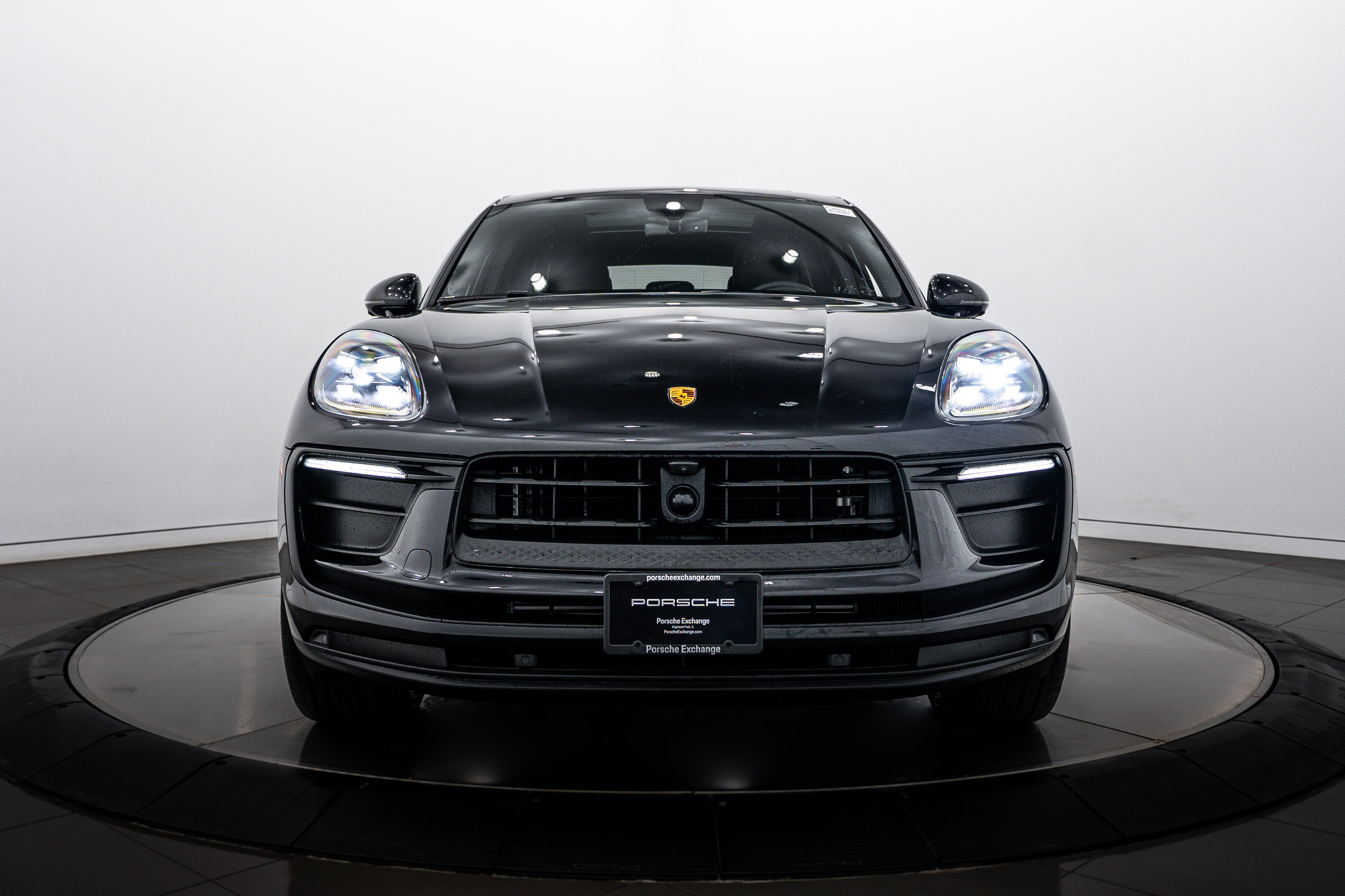 Certified 2026 Porsche Macan AWD/4WD image 10