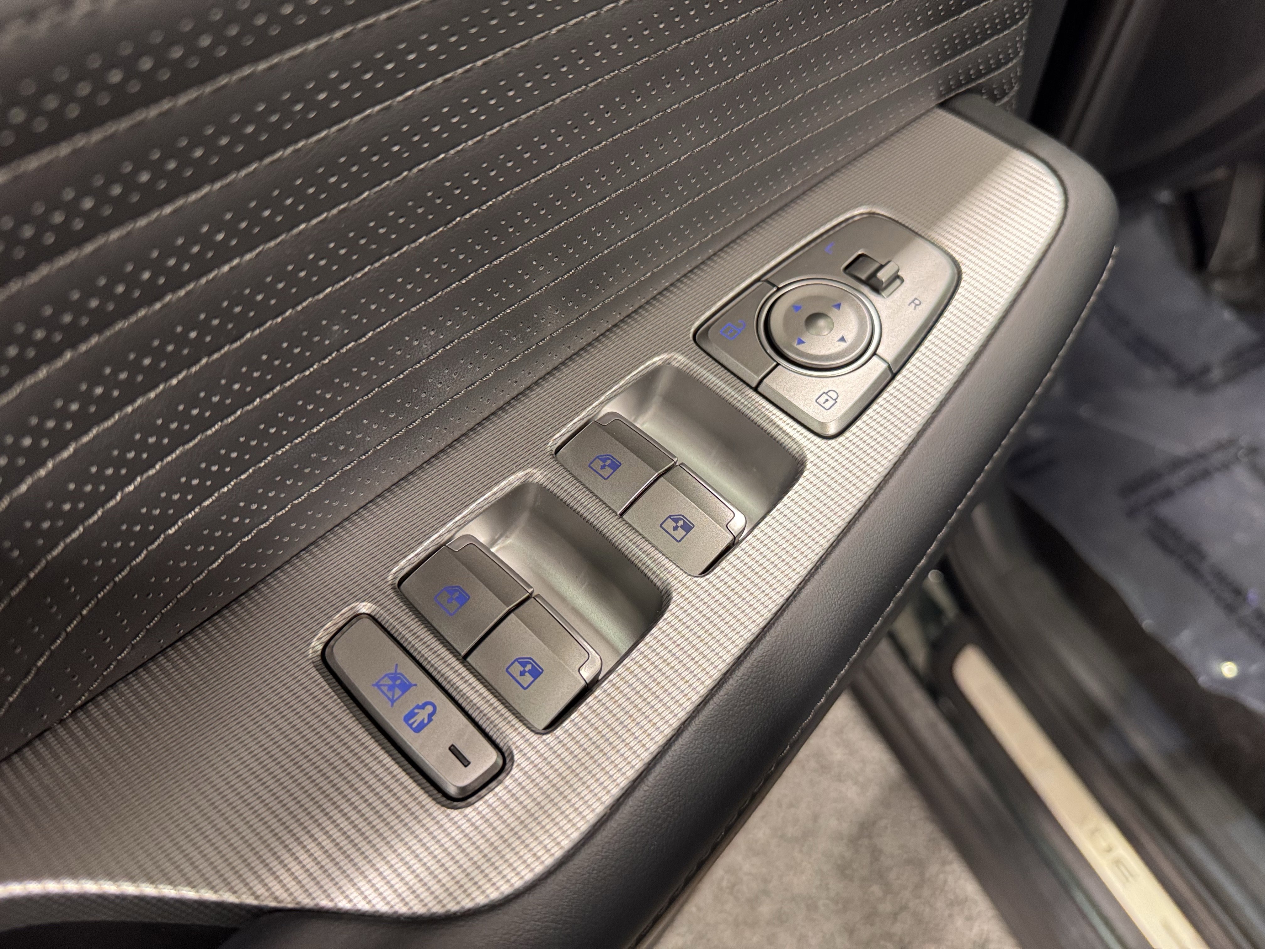 Used 2025 Hyundai Palisade Calligraphy image 23