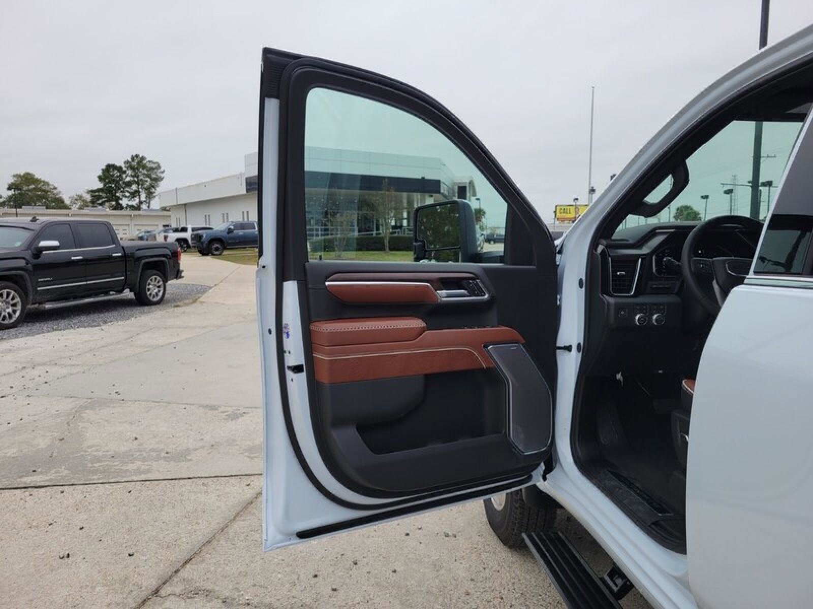 New 2026 GMC Sierra 3500 Denali Ultimate image 14