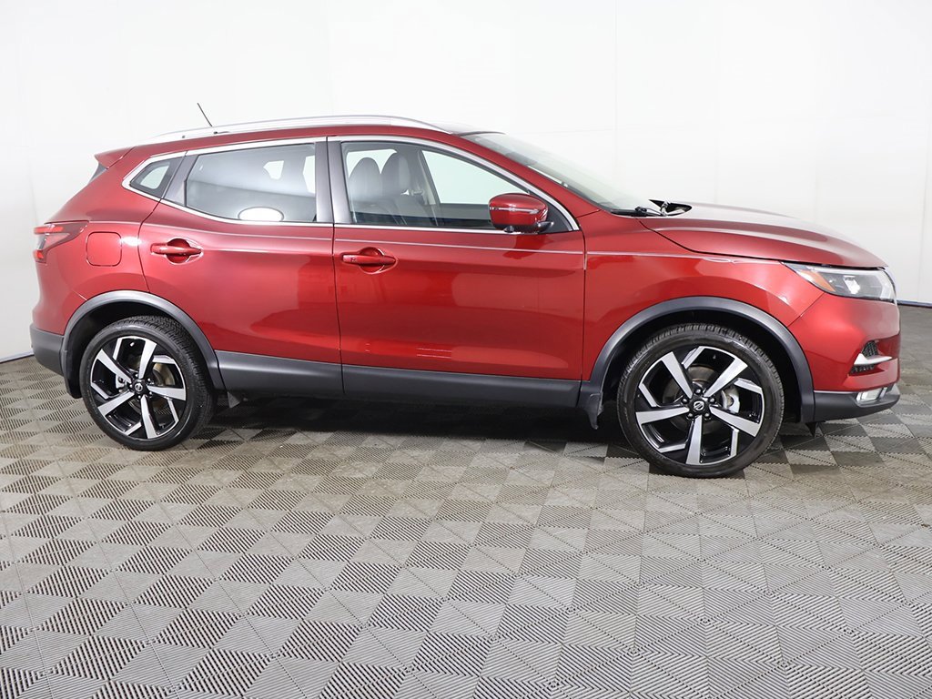 Used 2022 Nissan Rogue Sport SL w/ Premium Package image 19