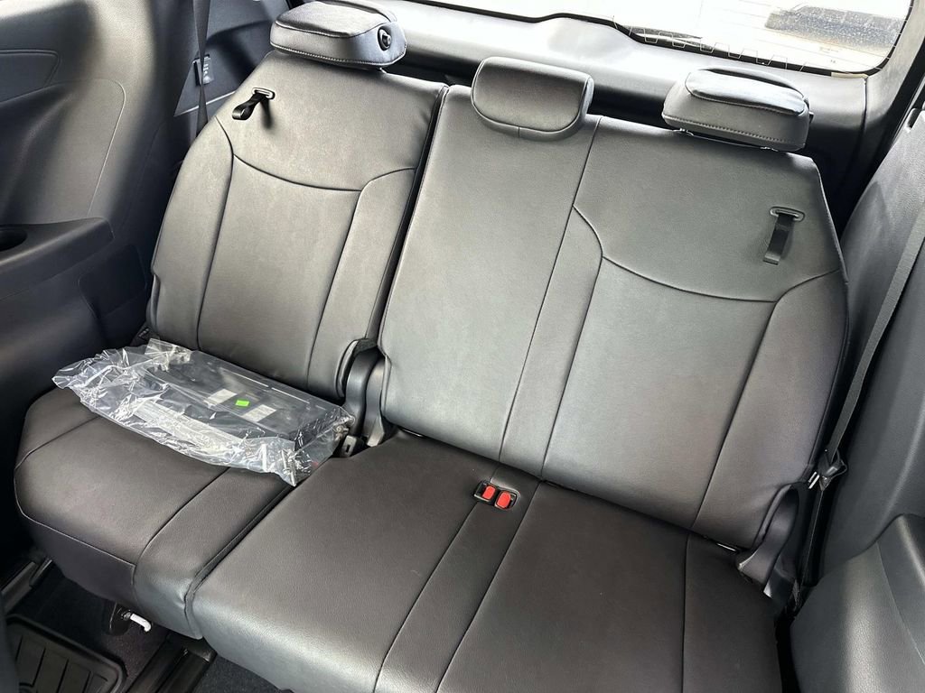 New 2026 Toyota Sienna Platinum AWD/4WD image 12