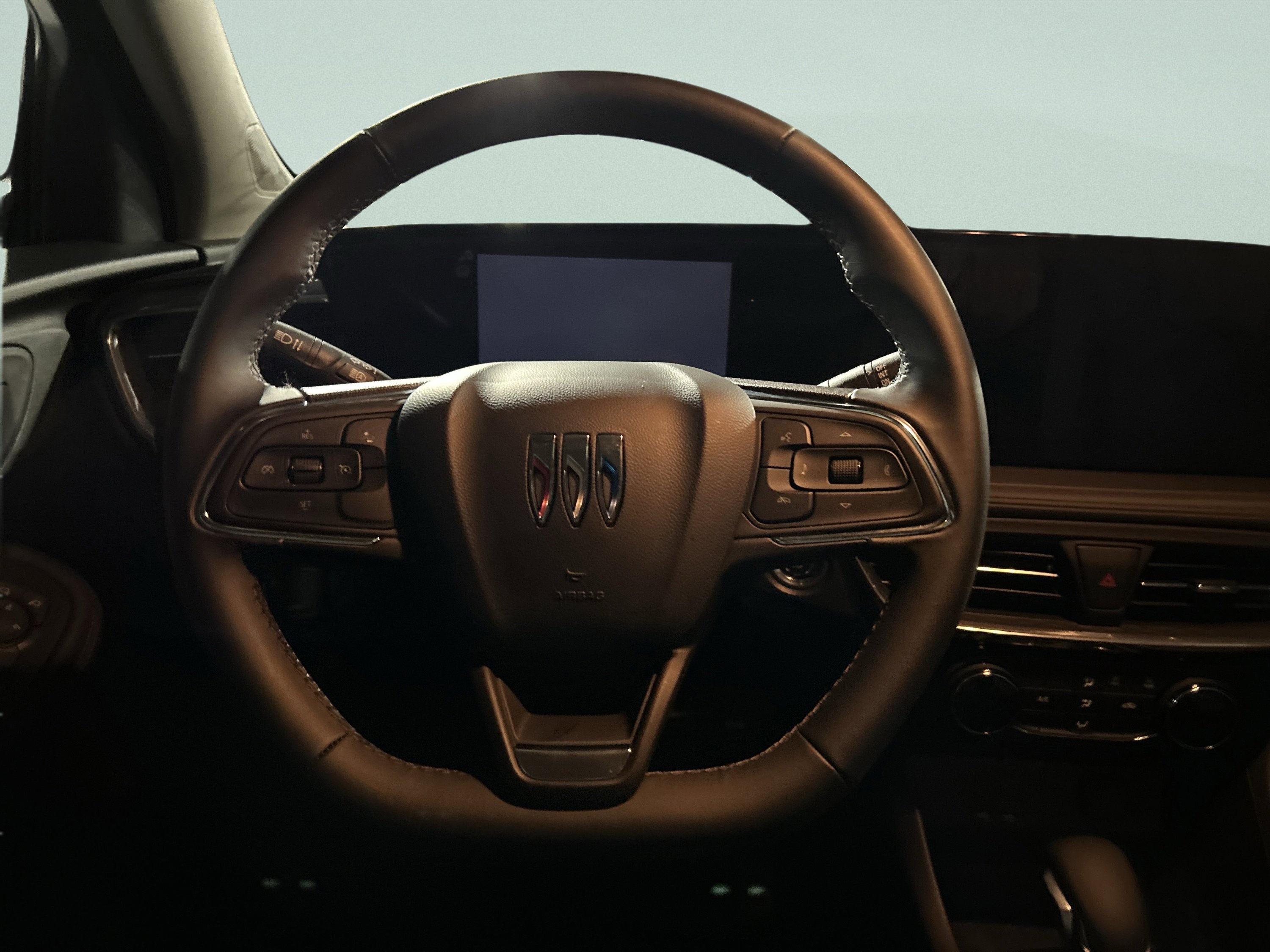 Used 2025 Buick Encore GX Sport Touring image 25