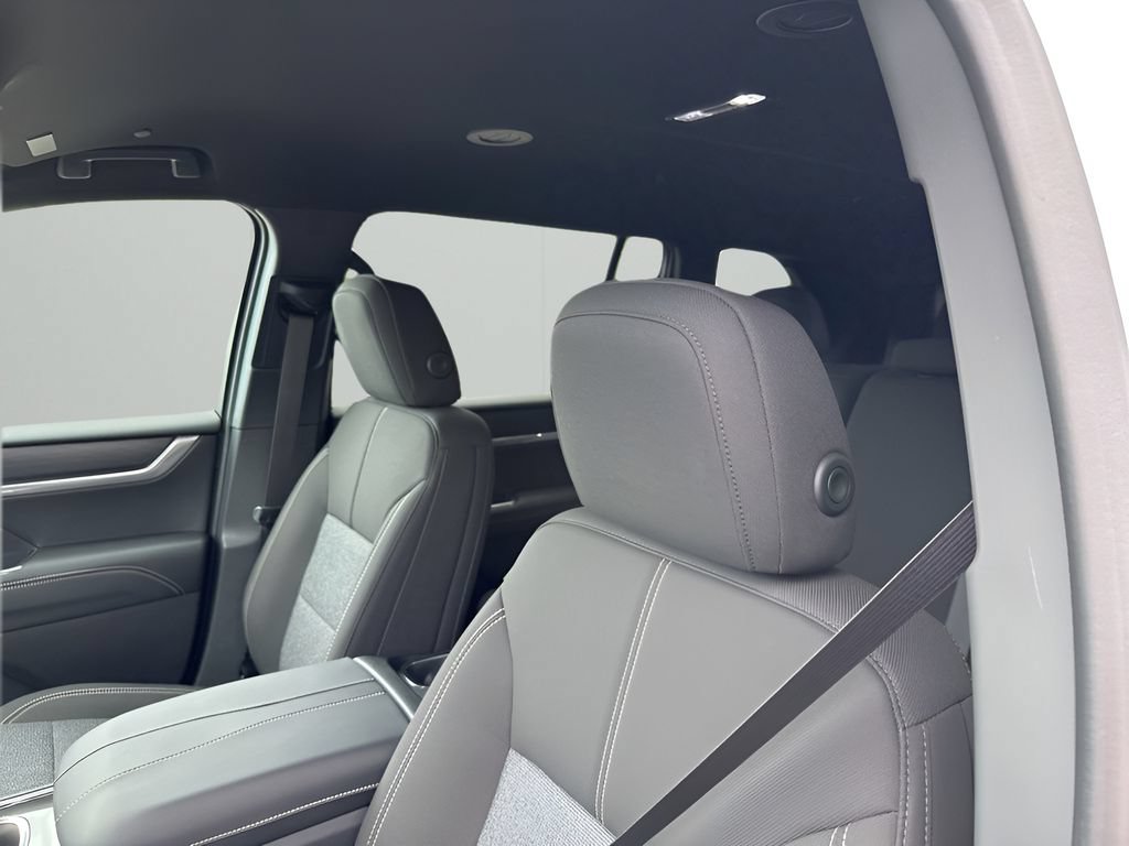 New 2026 GMC Acadia Elevation w/ Black Edition FWD image 30