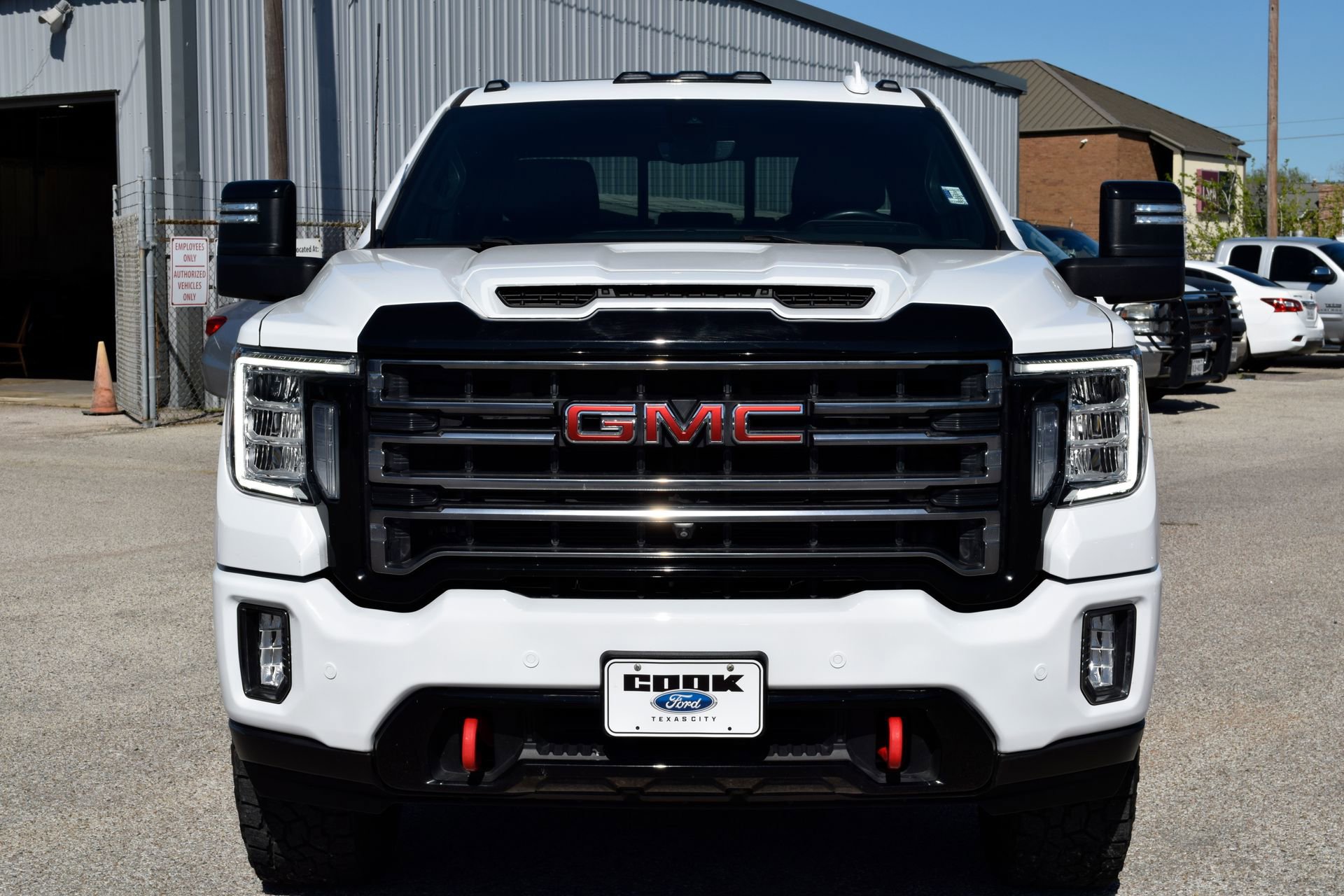 Used 2023 GMC Sierra 2500 AT4 w/ AT4 Premium Plus Package image 2