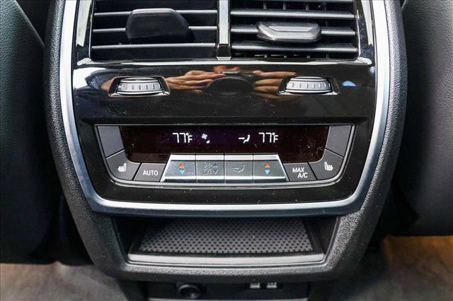 Used 2025 BMW X7 M60i AWD/4WD image 23