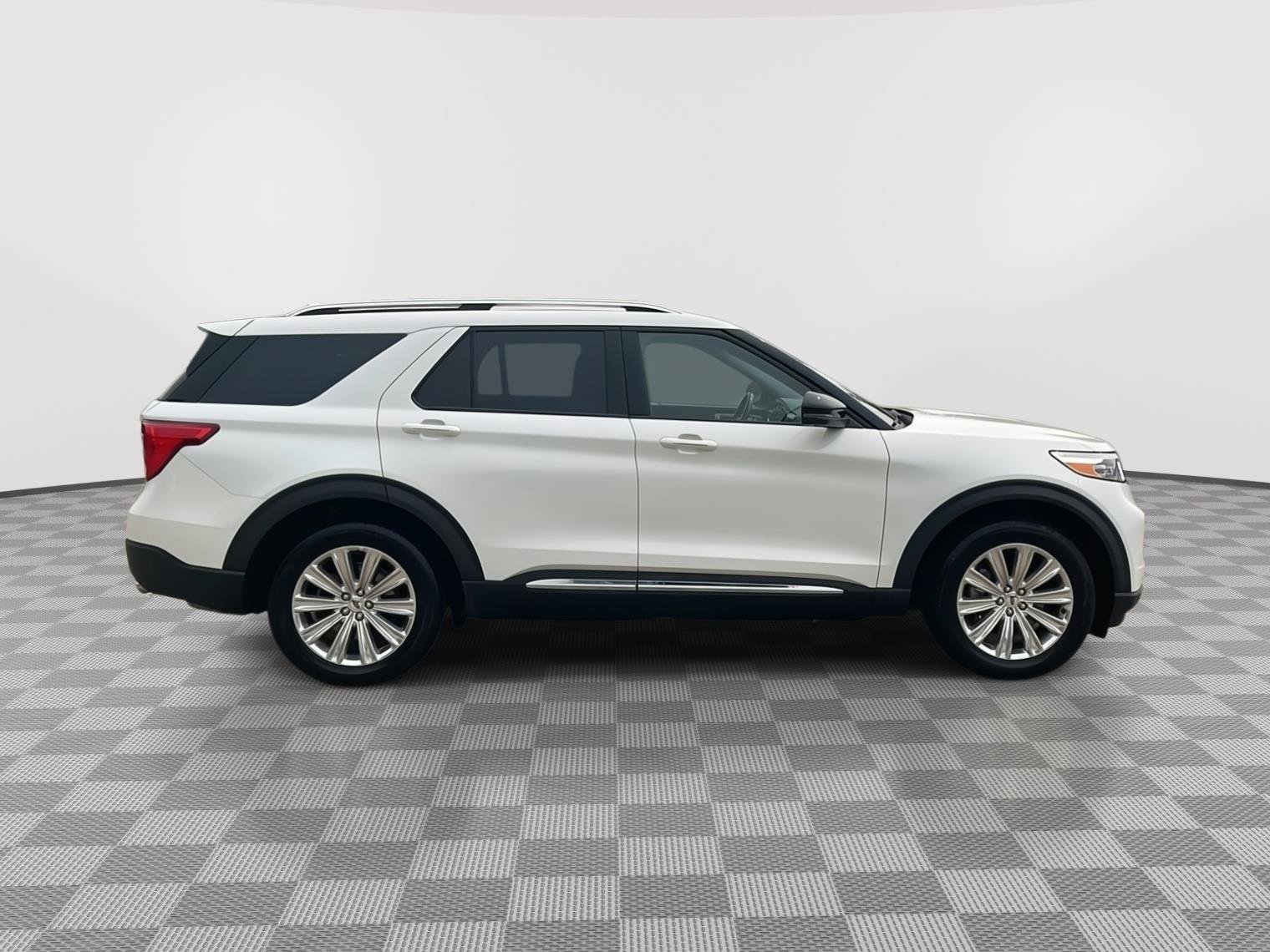 Used 2021 Ford Explorer Limited w/ Hybrid Equipment Group 310A AWD/4WD image 5
