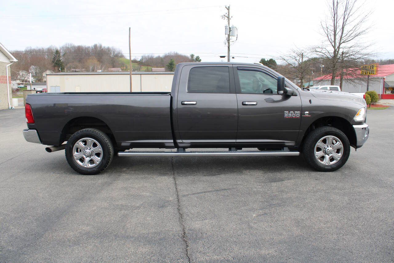 Used 2017 RAM 3500 SLT w/ Luxury Group image 6