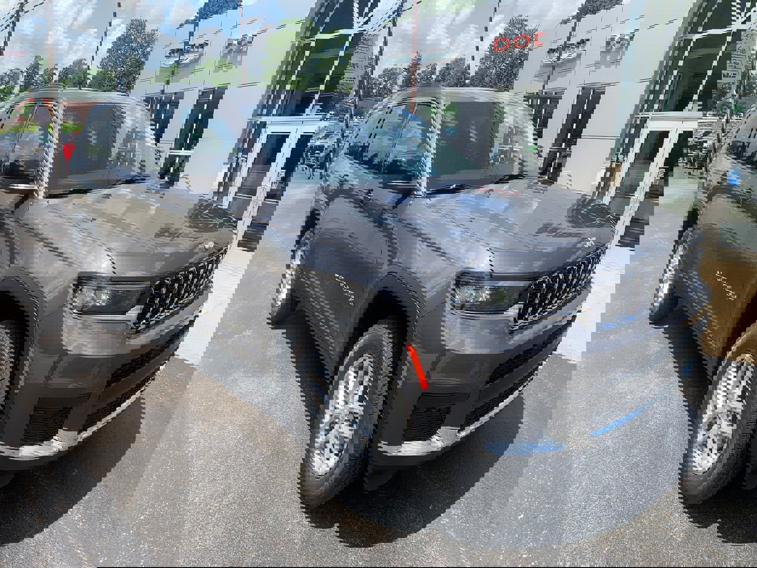 New 2025 Jeep Grand Cherokee L Laredo w/ Luxury Tech Group I image 2