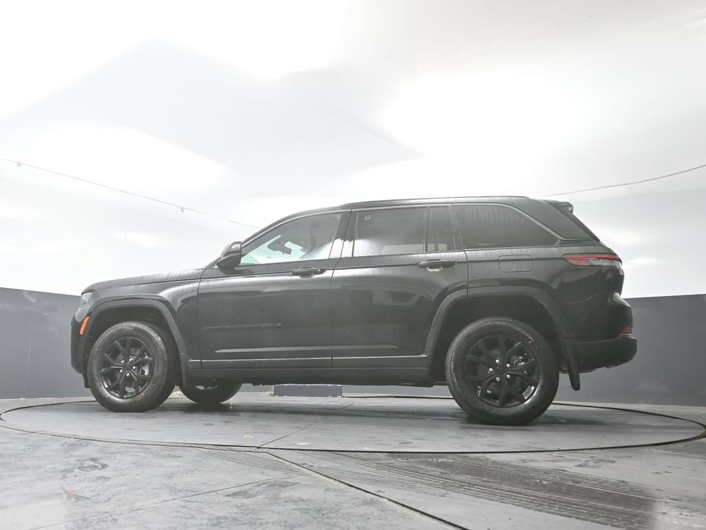 New 2026 Jeep Grand Cherokee Altitude AWD/4WD image 42