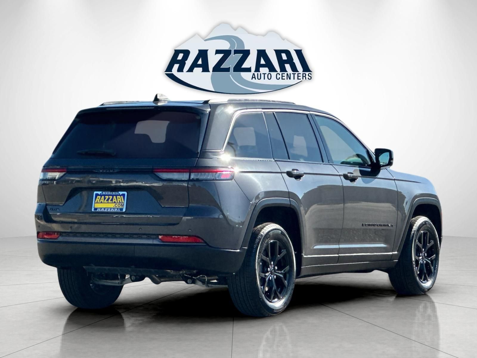 New 2026 Jeep Grand Cherokee Altitude AWD/4WD image 3