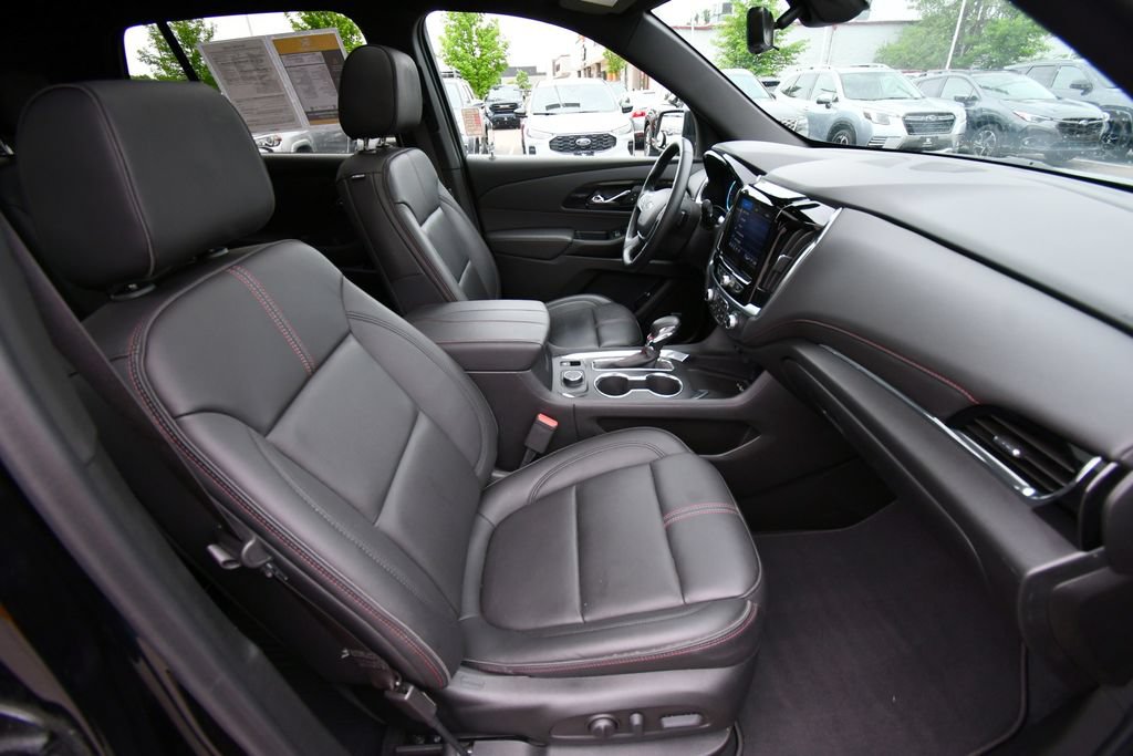 Used 2023 Chevrolet Traverse RS AWD/4WD image 22