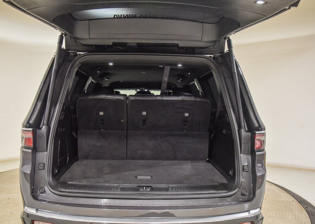 Used 2022 Jeep Wagoneer Series II w/ Rear Seat Video Group 1 image 14