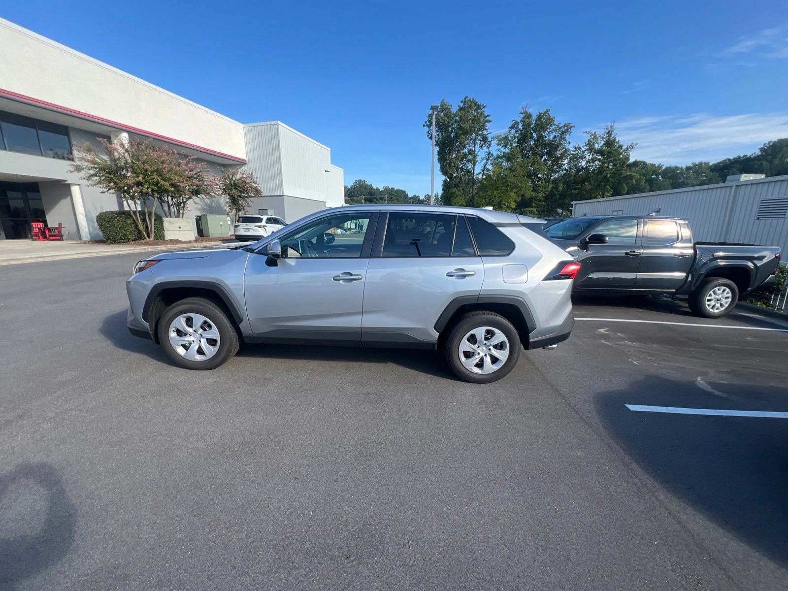 Used 2025 Toyota RAV4 LE FWD image 13