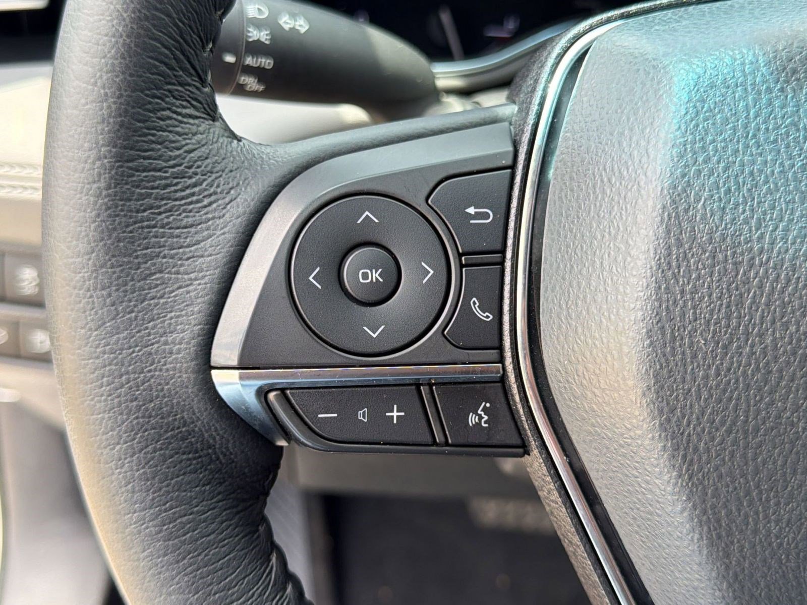 Used 2022 Toyota Avalon XLE FWD image 15