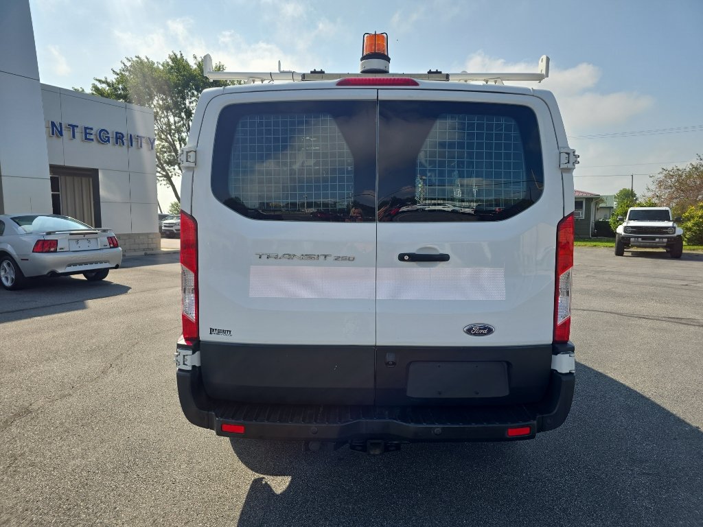 Used 2016 Ford Transit 250 130 Low Roof RWD image 7
