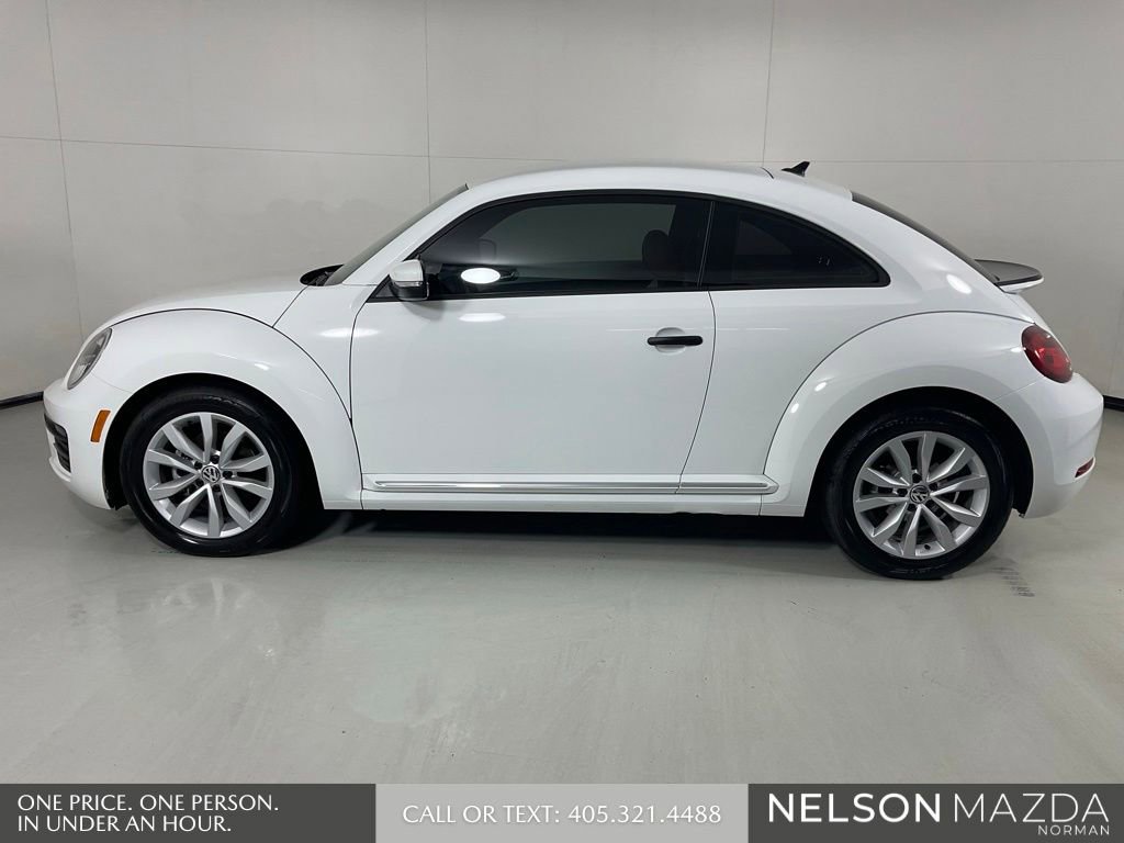 Used 2017 Volkswagen Beetle 1.8T Classic FWD image 8