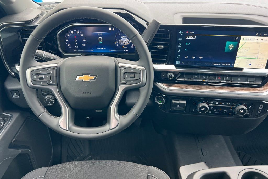 New 2026 Chevrolet Silverado 1500 LT w/ Z71 Off-Road Package AWD/4WD image 11