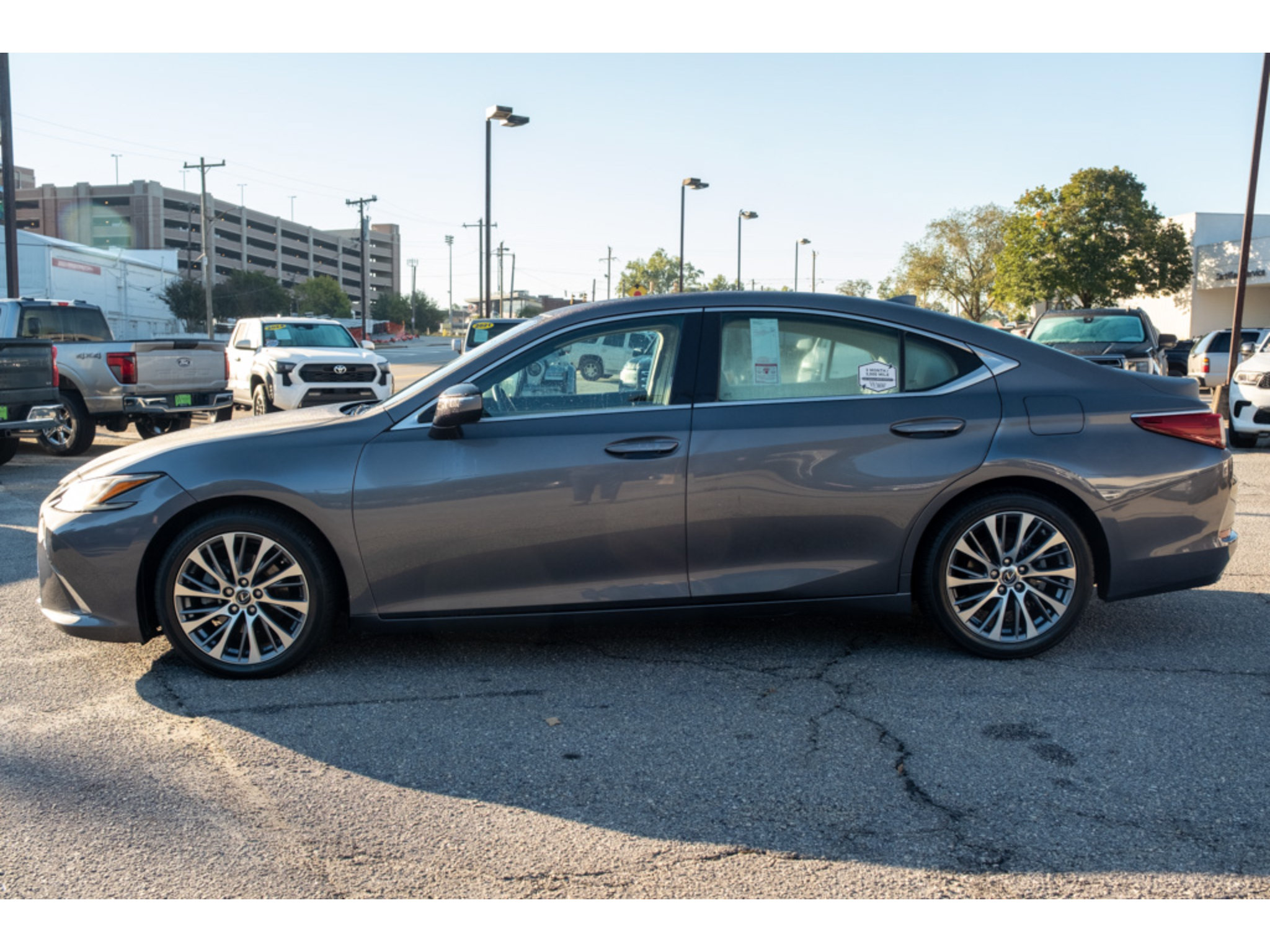 Used 2019 Lexus ES 350 w/ Premium Package FWD image 5