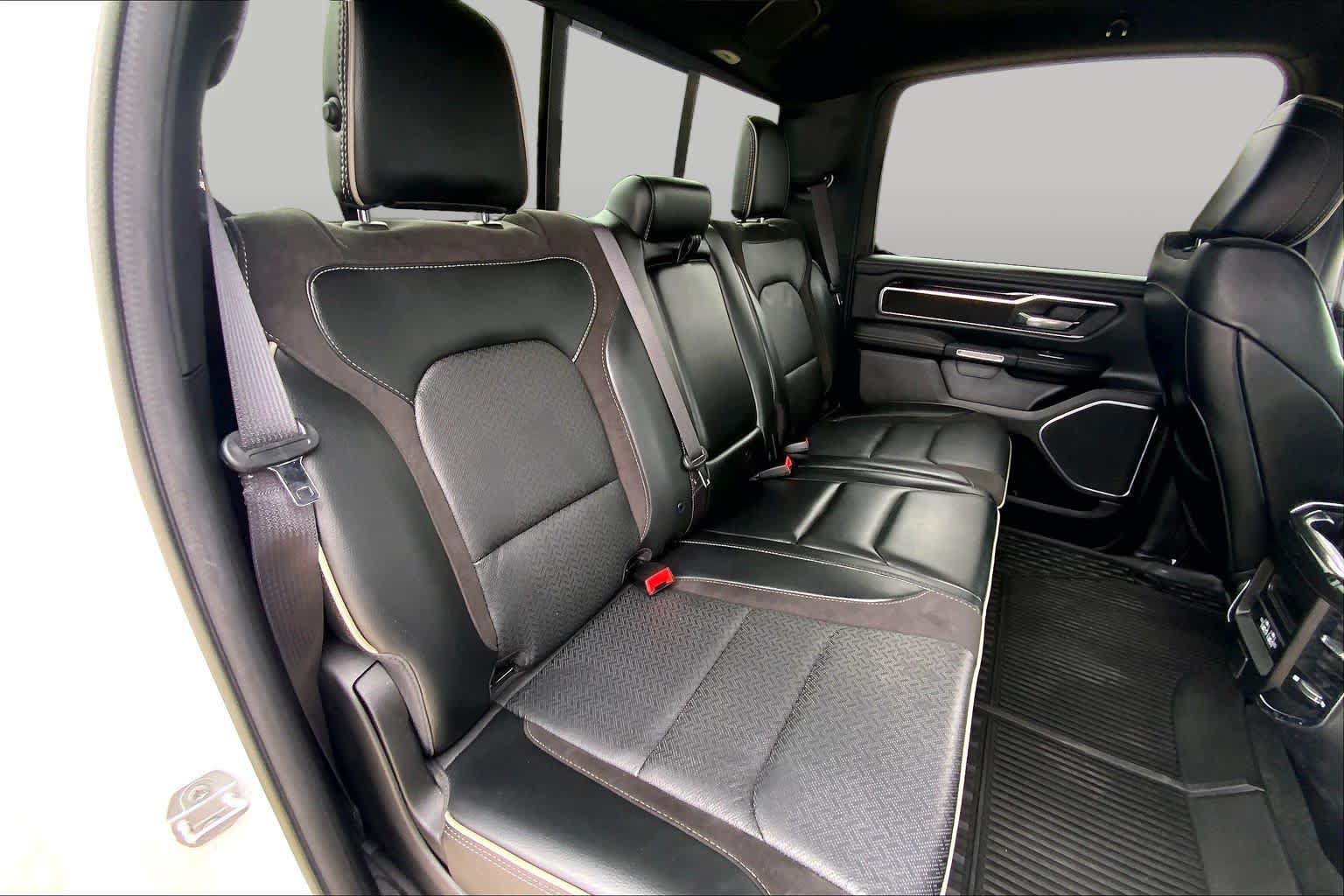 Used 2022 RAM 1500 Laramie AWD/4WD image 19