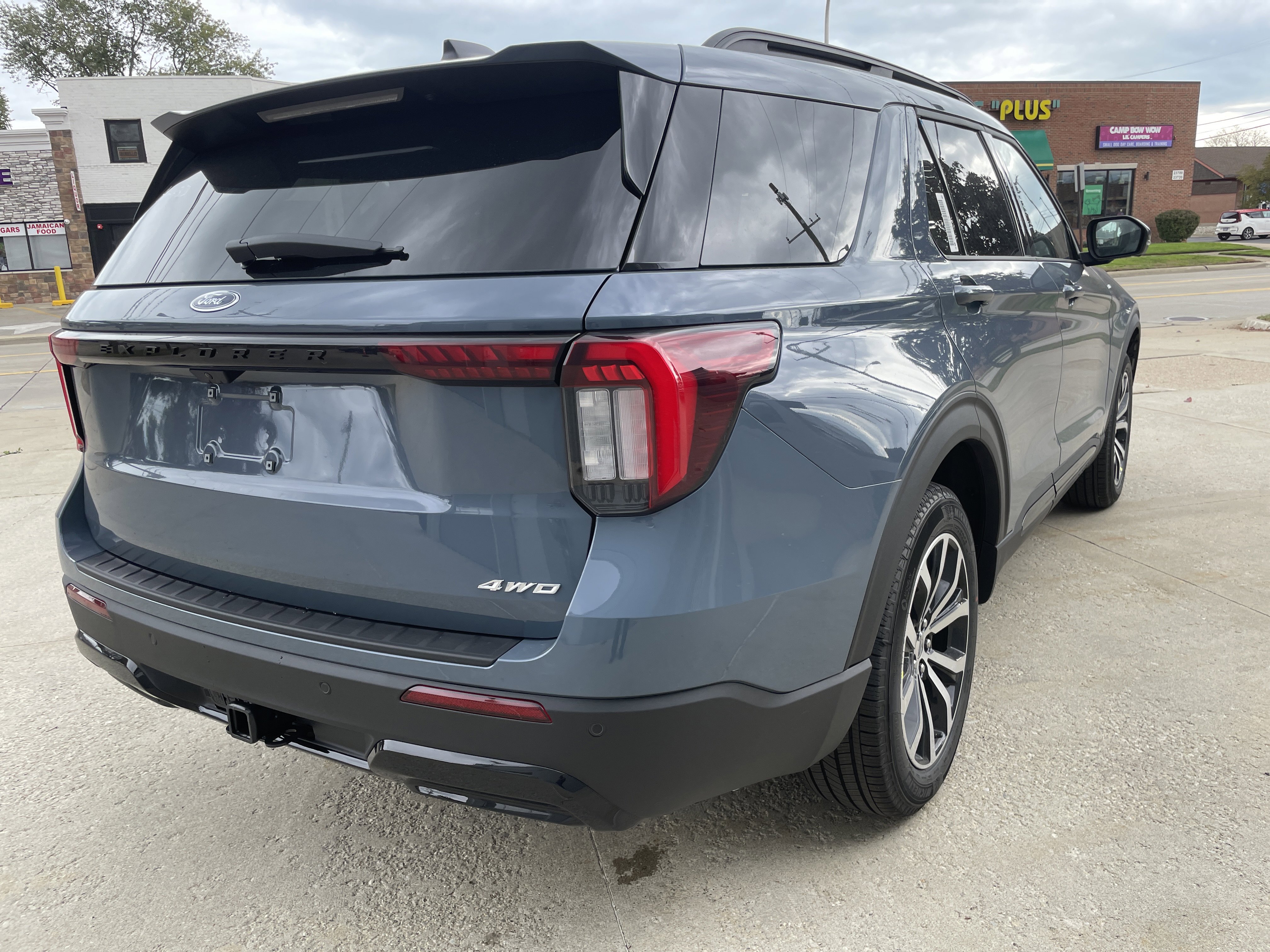 New 2026 Ford Explorer ST-Line image 5