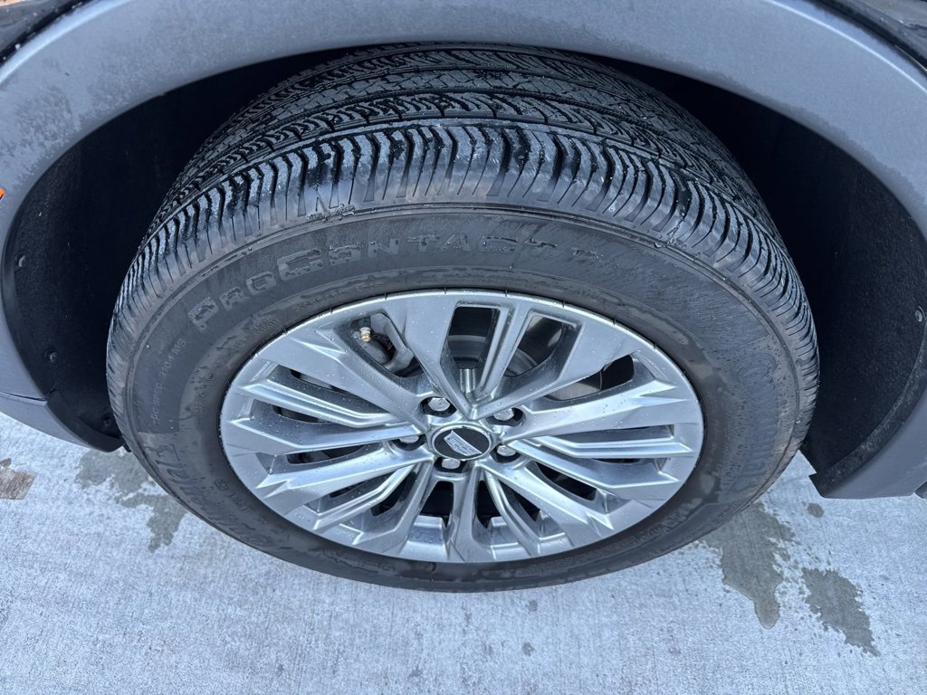 Used 2024 Cadillac XT4 Premium Luxury image 18