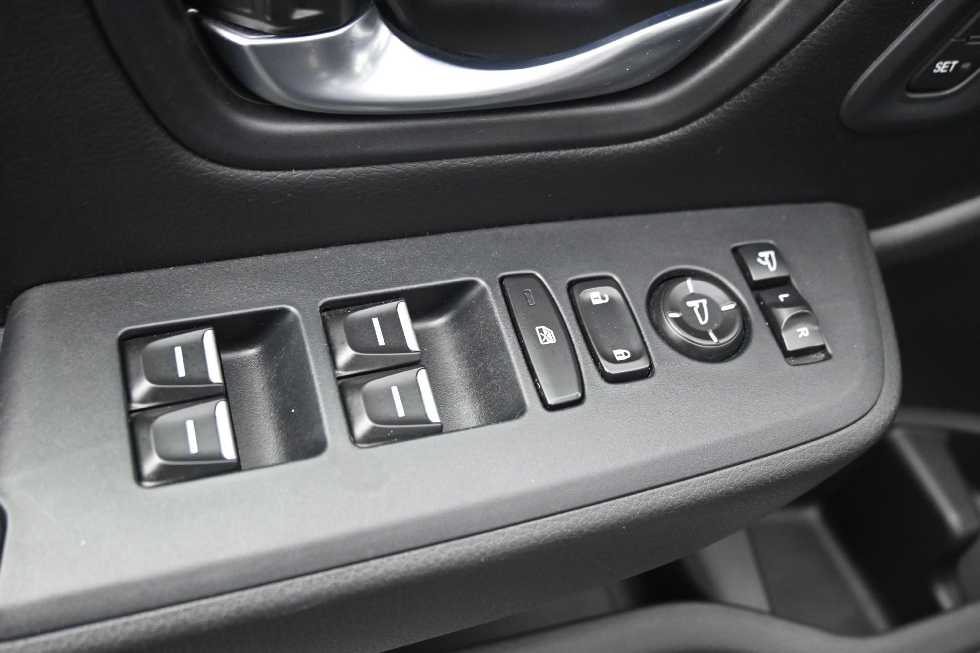 Used 2025 Honda Pilot Touring image 24
