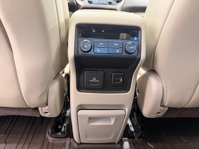 Used 2018 GMC Acadia Denali w/ Technology Package AWD/4WD image 18