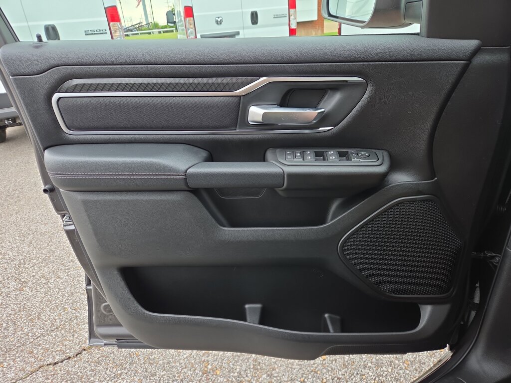New 2026 RAM 1500 Big Horn AWD/4WD image 9