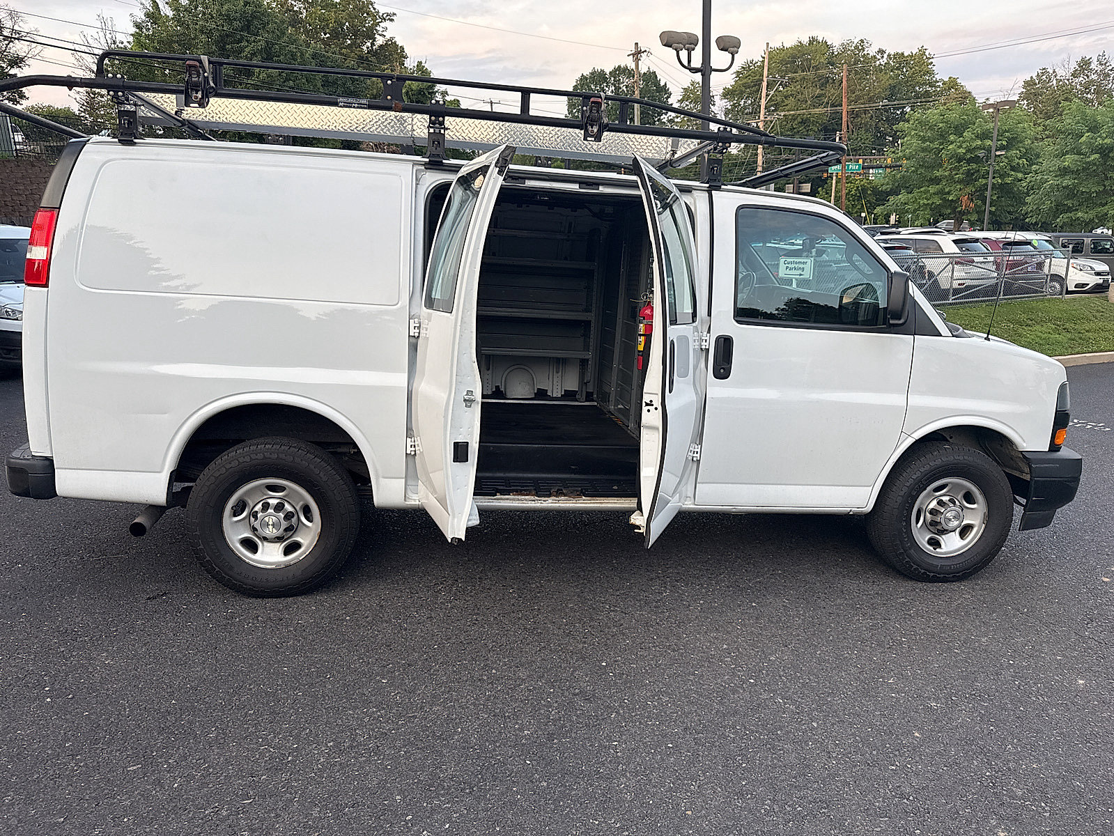 Used 2021 Chevrolet Express 2500 w/ Driver Convenience Package RWD image 19