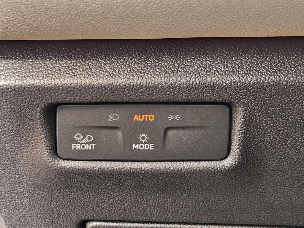 New 2026 Volkswagen Tiguan SEL R-Line image 12