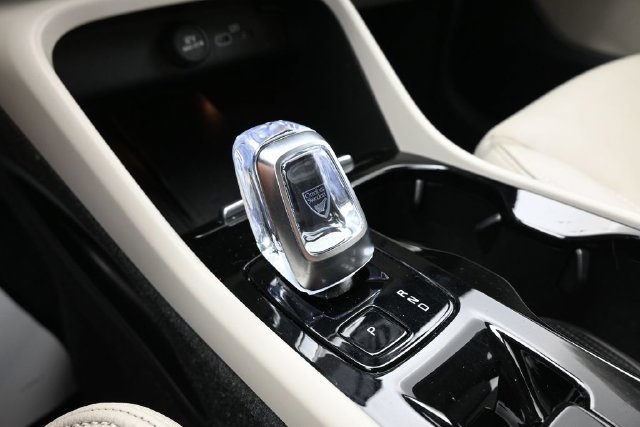 Used 2023 Volvo XC40 B5 Plus w/ Protection Package Premier AWD/4WD image 12