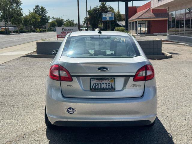 Used 2012 Ford Fiesta SEL w/ Race Red Interior Style Pkg FWD image 3