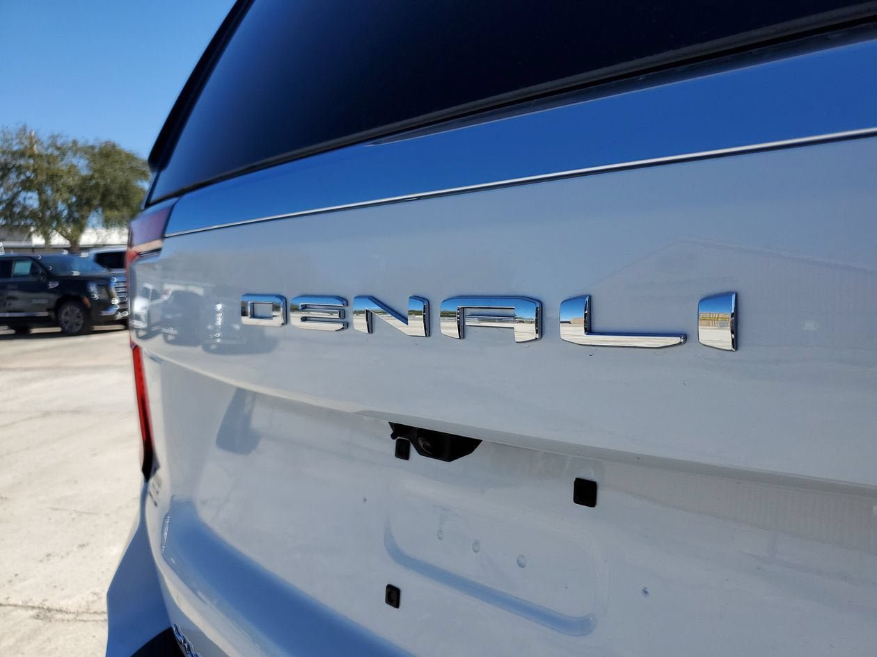 New 2026 GMC Yukon XL Denali w/ Sun & Power Step Package AWD/4WD image 9