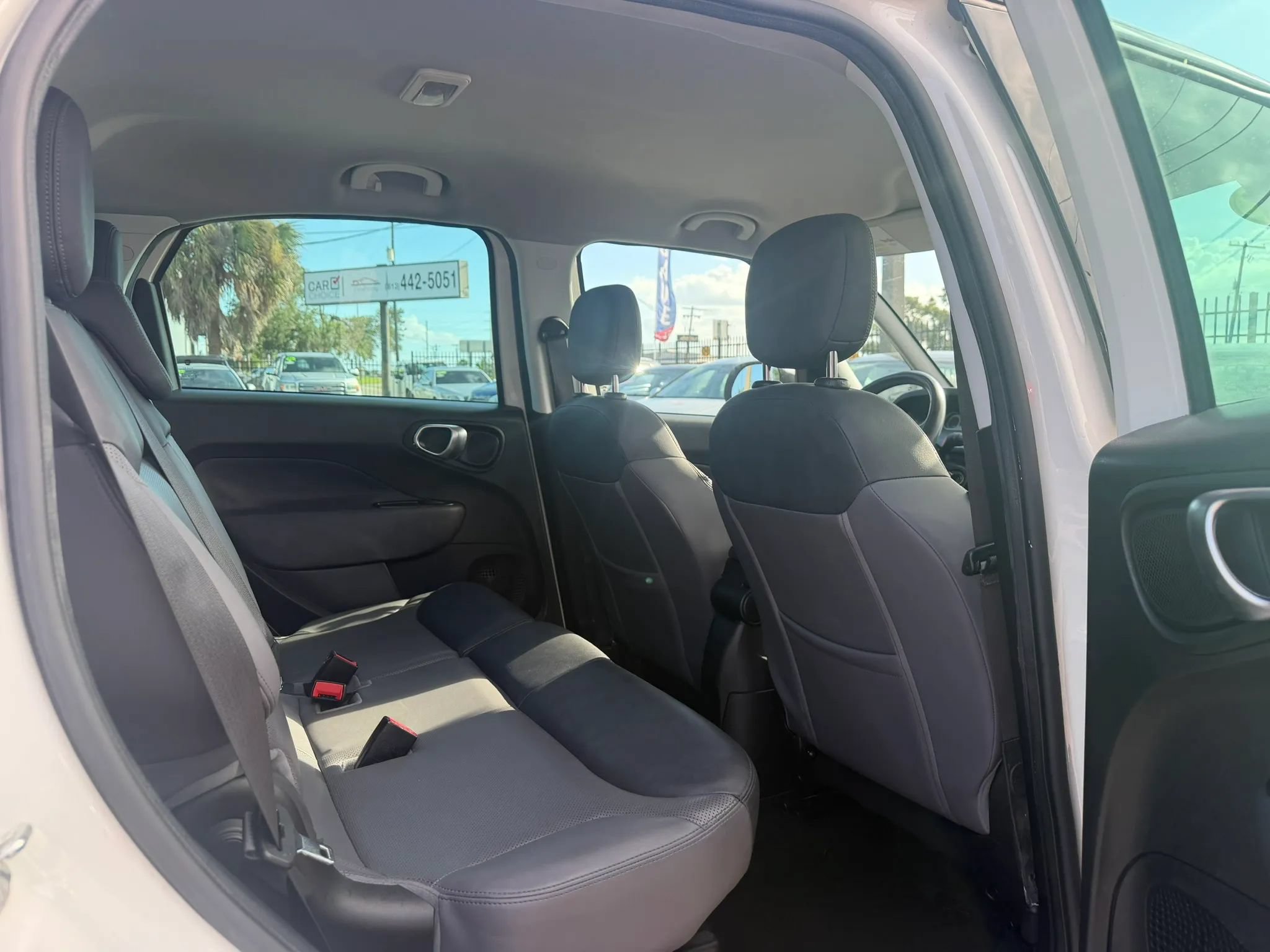 Used 2017 FIAT 500L Lounge FWD image 13