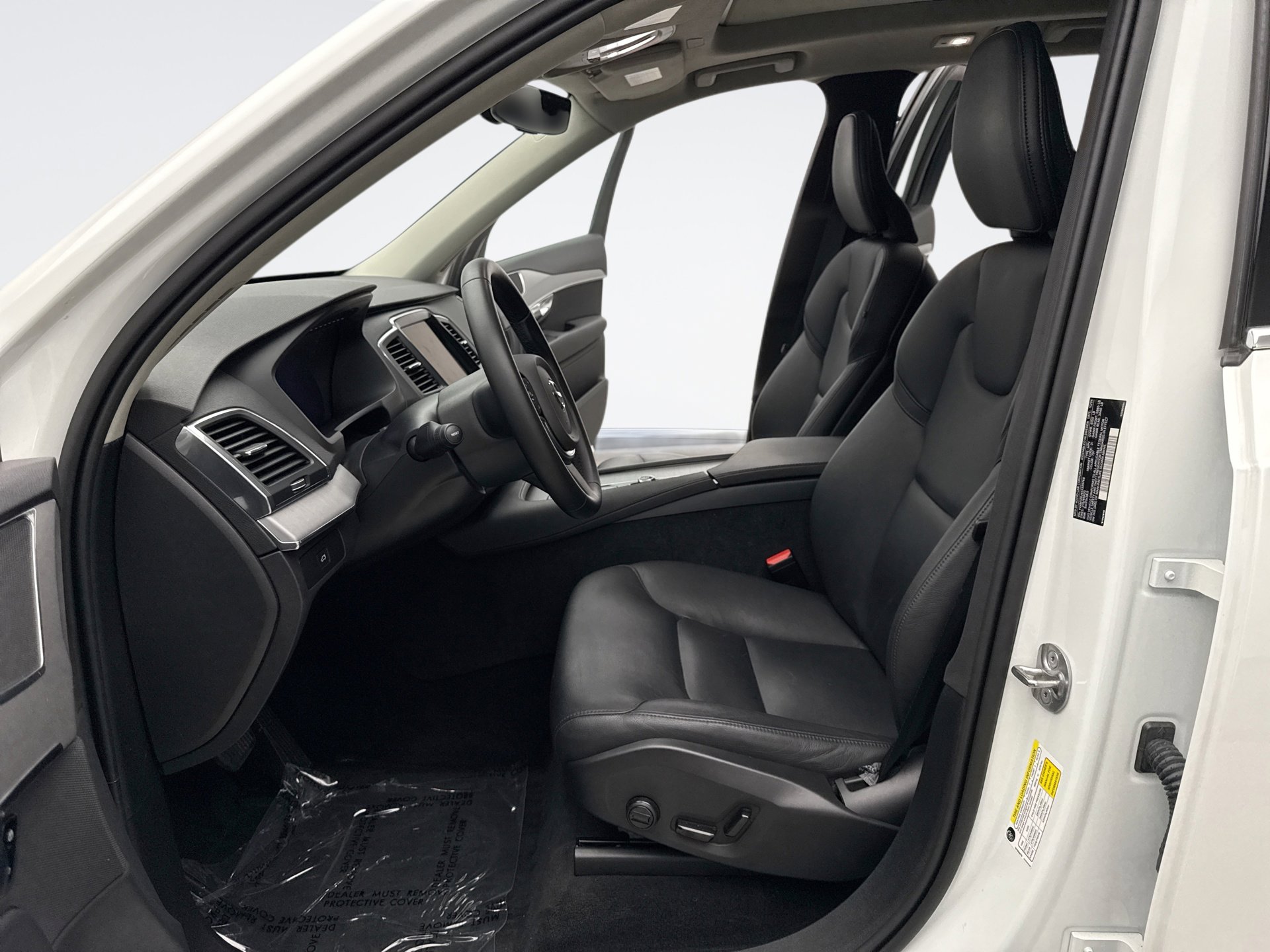 Used 2025 Volvo XC90 B5 Core image 11