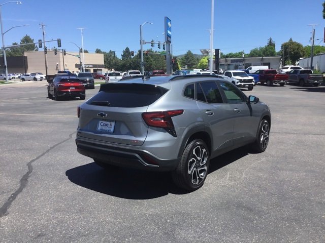 Used 2025 Chevrolet Trax RS w/ Driver Confidence Package image 3