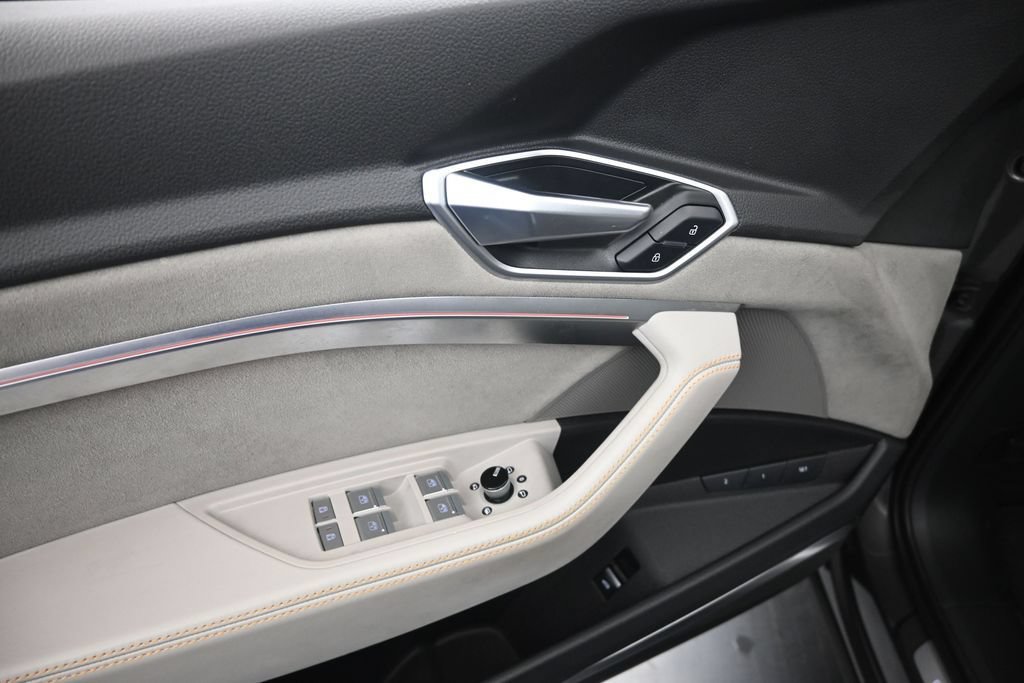 Used 2022 Audi e-tron Chronos w/ Chronos Package AWD/4WD image 11
