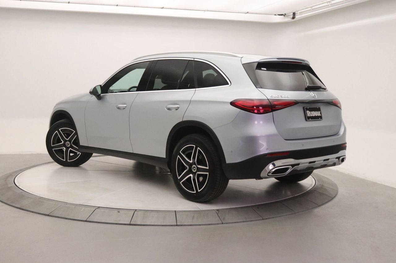 New 2026 Mercedes-Benz GLC 300 image 2