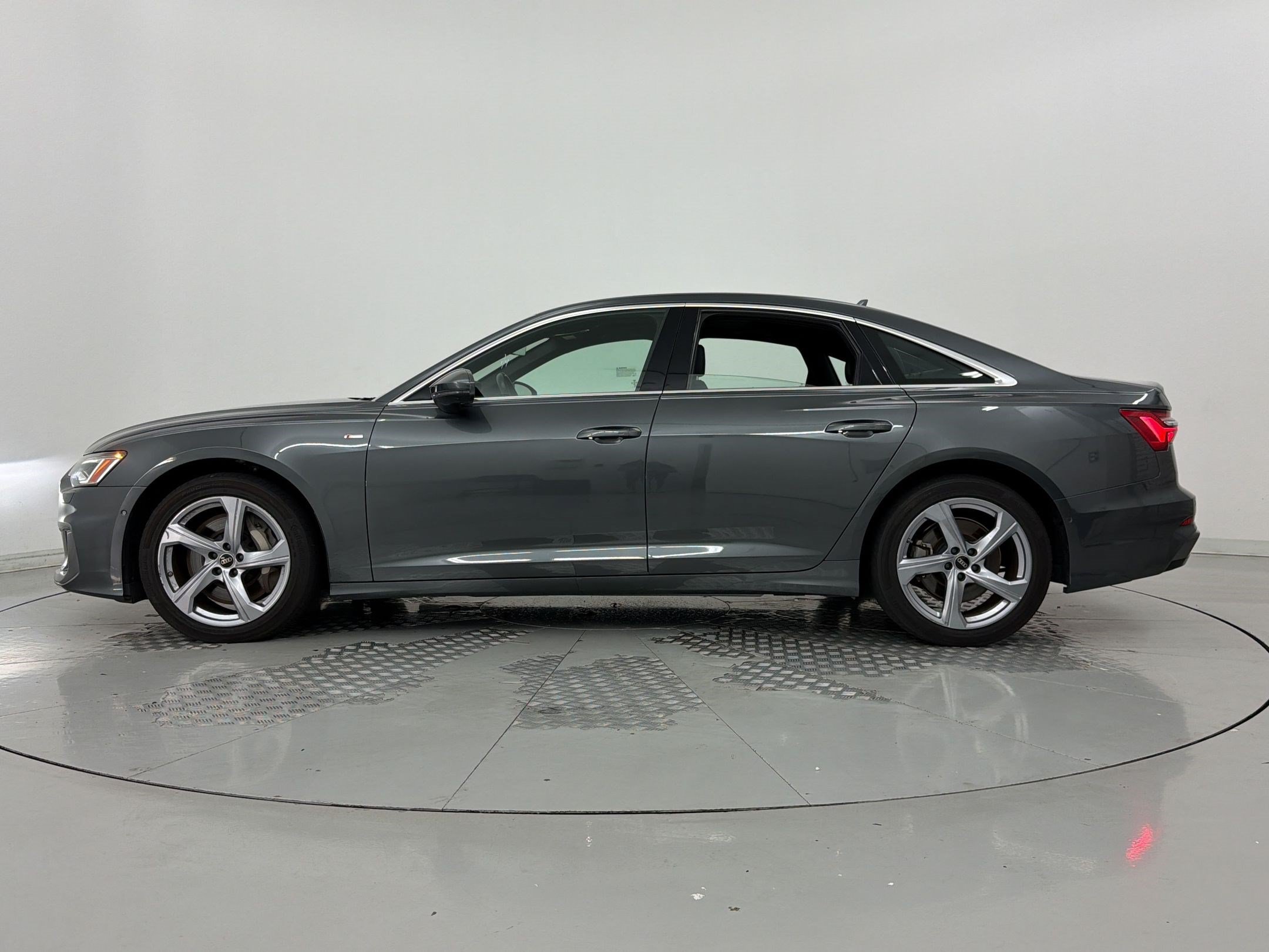 Used 2024 Audi A6 Premium Plus AWD/4WD image 2