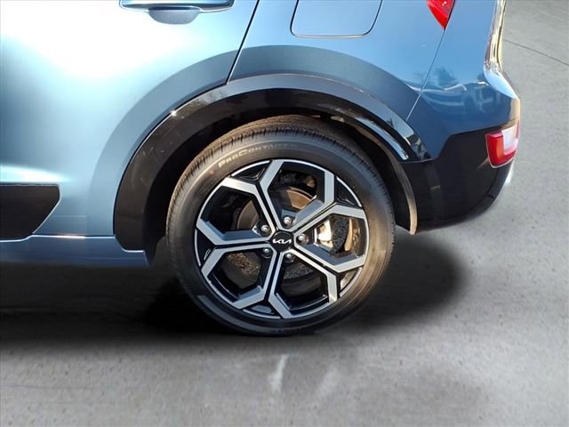 Used 2024 Kia Niro EX Touring image 10