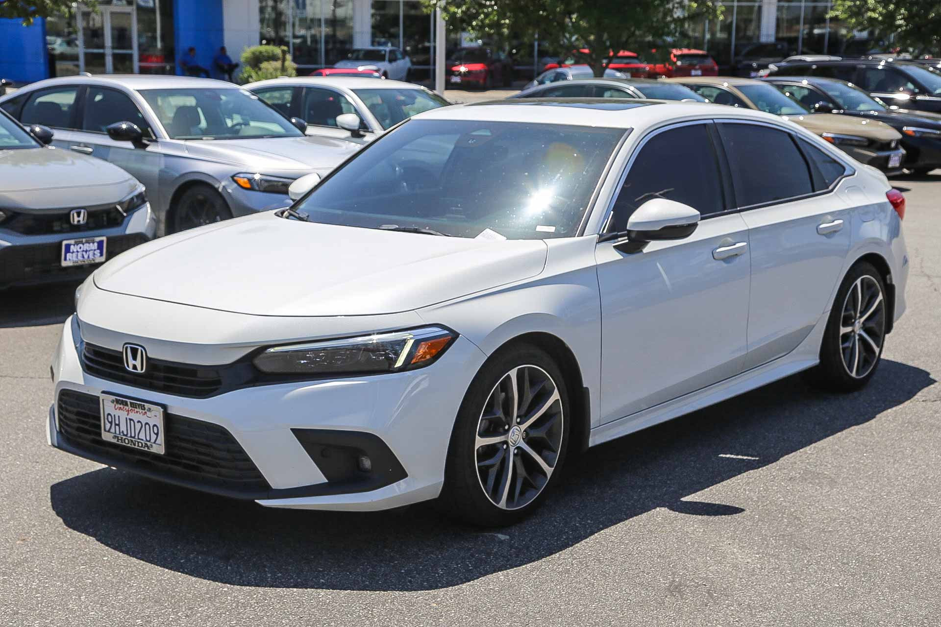Used 2023 Honda Civic Touring image 3