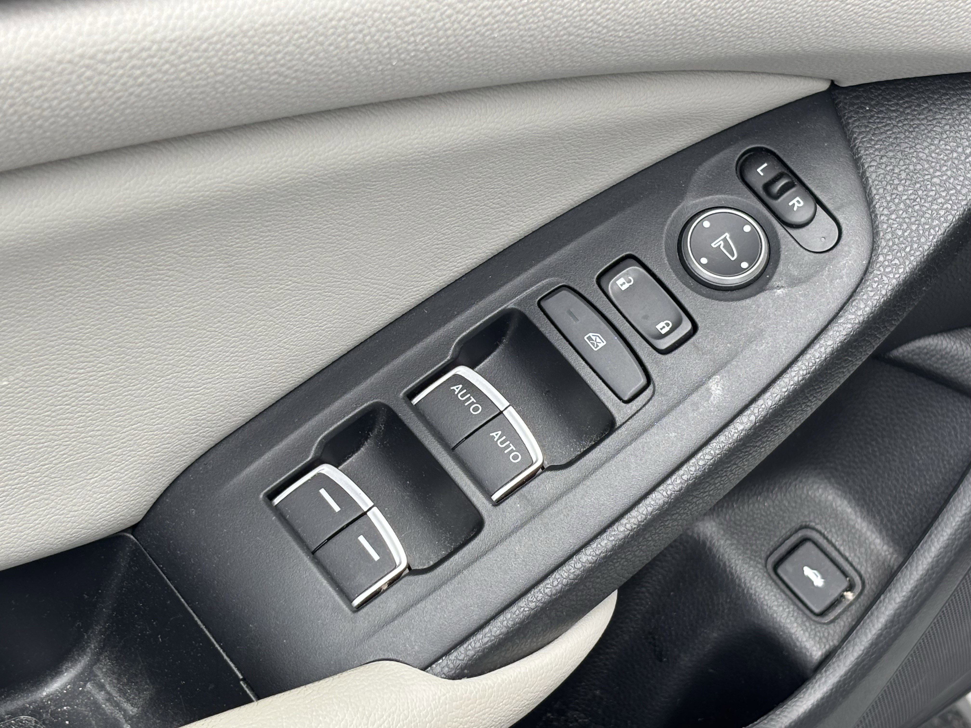 Used 2018 Honda Accord EX image 15