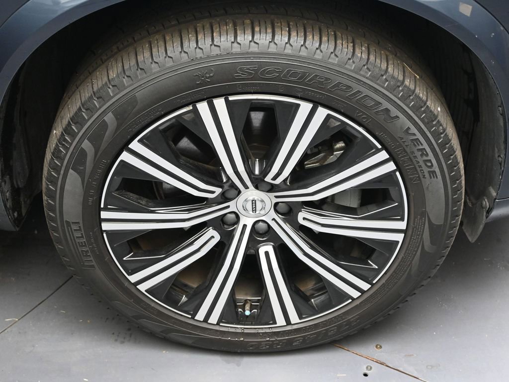 Certified 2024 Volvo XC90 B6 Plus image 10