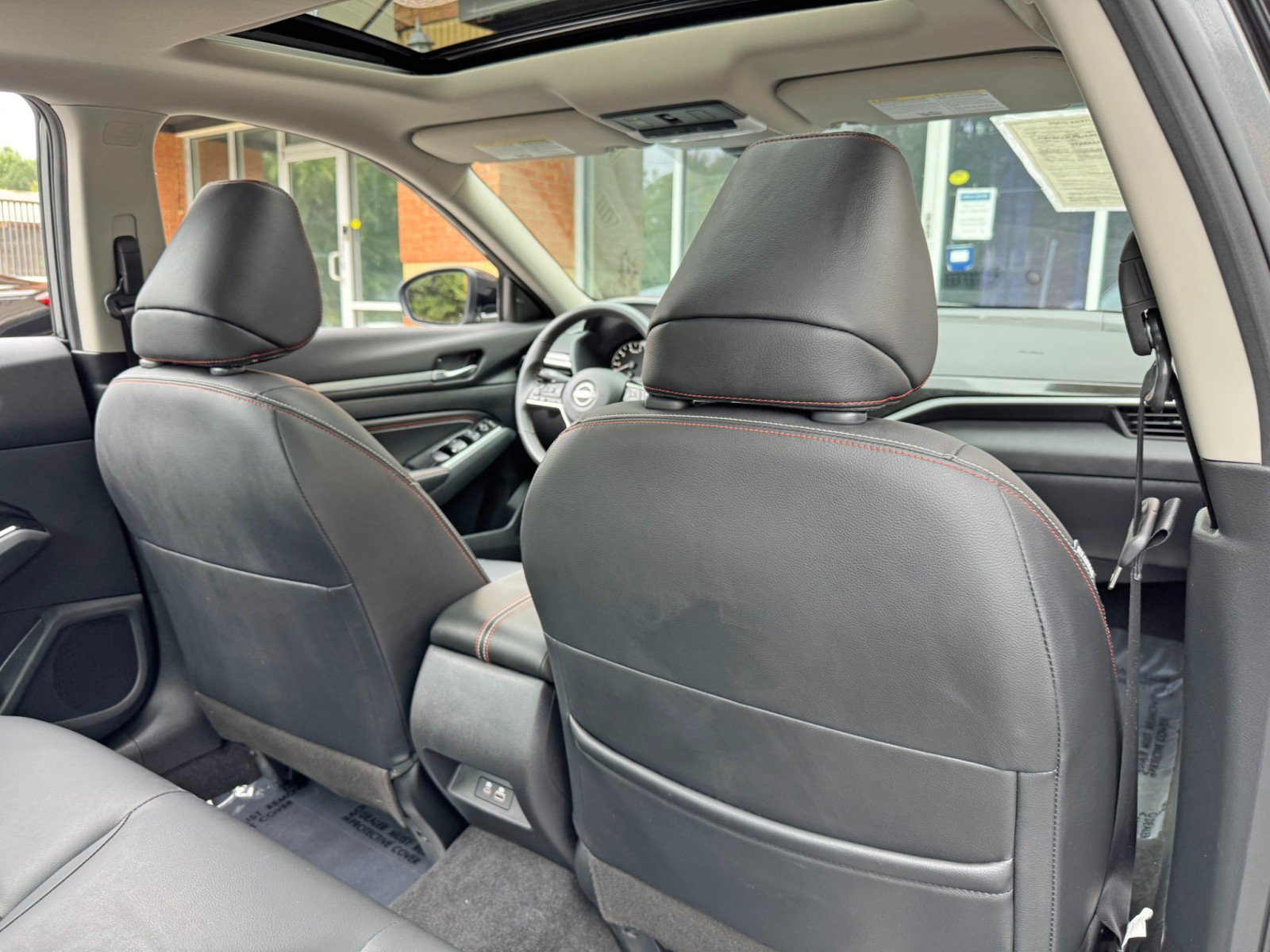Used 2023 Nissan Altima 2.5 SR w/ SR Premium Package FWD image 33