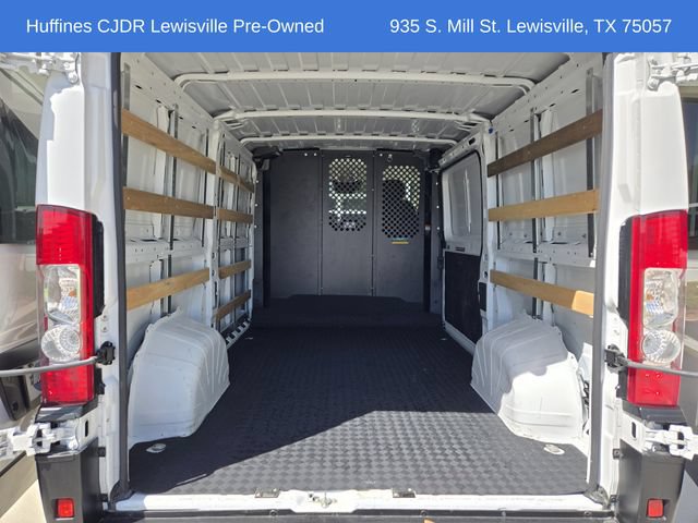 Used 2025 RAM ProMaster 2500 w/ U-Haul Equipment Group FWD image 32