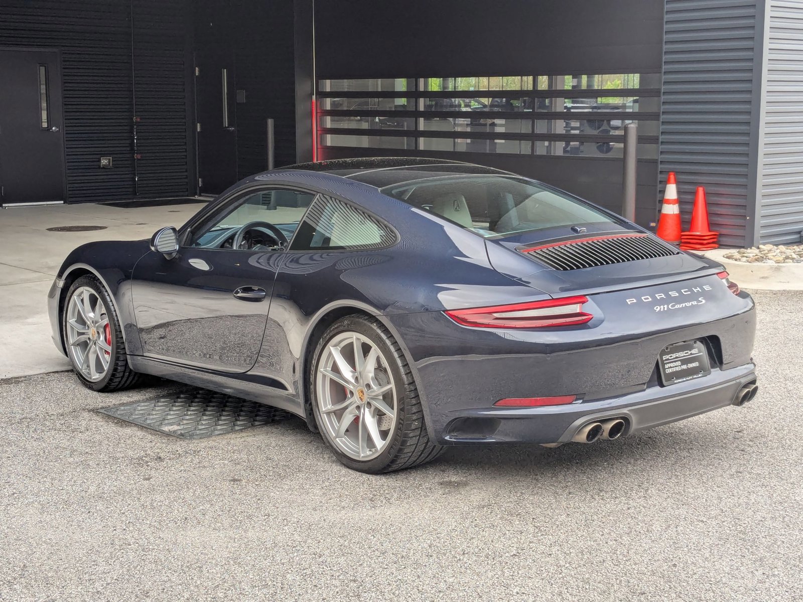 Certified 2018 Porsche 911 Carrera S RWD image 3